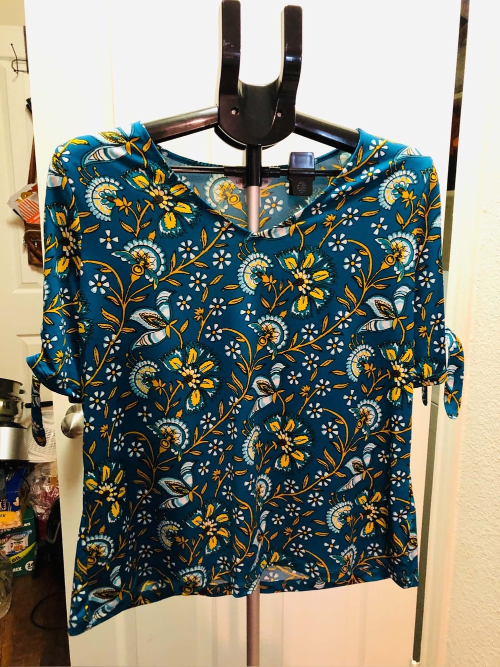 Liz Claiborne Teal Floral Short Sleeve Tie-Cuff Top